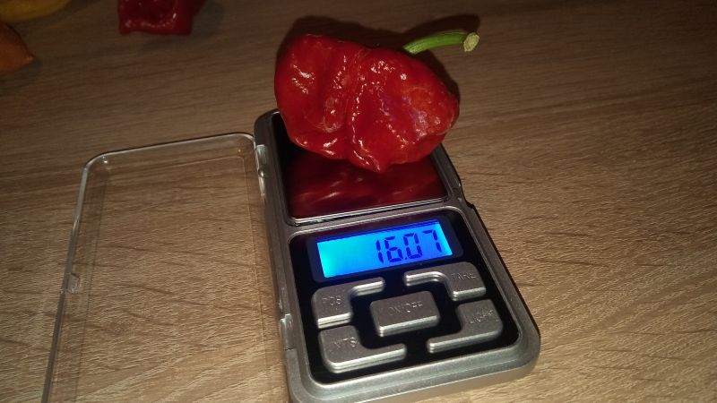 41835